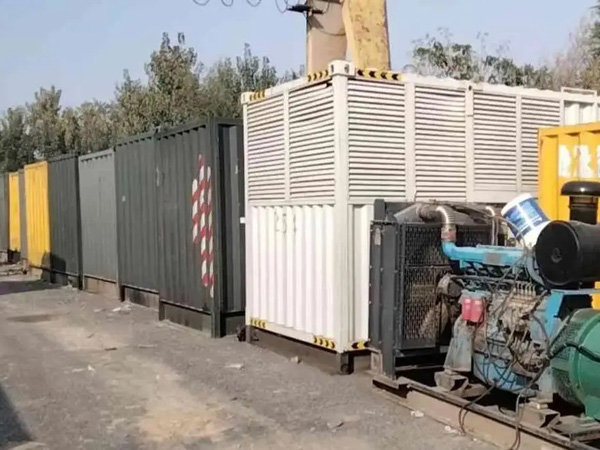 南吕镇200KW柴油发电机机组每小时油耗是多少？